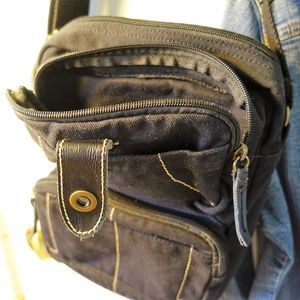 Vagarant Traveler Crossbody Bag